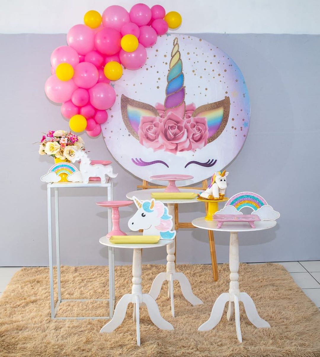 Decoración con unicornios: +30 Ideas para ambientar celebraciones y  espacios  Ideas de fiesta unicornio, Decoracion unicornio cumpleaños,  Decoracion fiesta unicornio