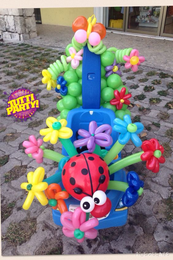 triciclo decorado con globos