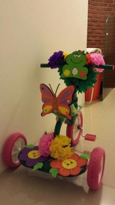 triciclo decorado de primavera